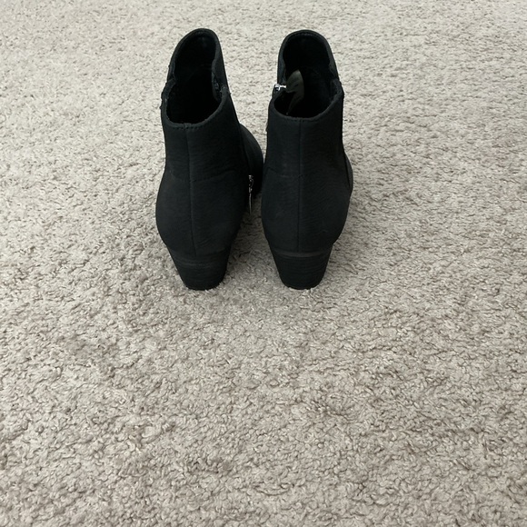 Blondo Waterproof Black Booties 7.5 W Winter Minimalist Quiet Luxury Classic - Picture 6 of 7